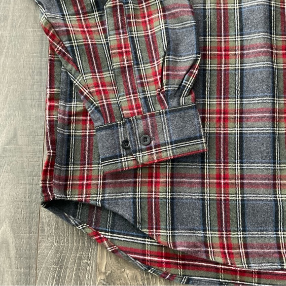 NWOT LL Bean Scotch Plaid Flannel Shirt Button Down 
# 228061
Grey Stewart - Picture 2 of 5